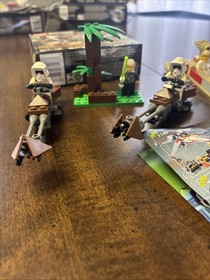 LEGO Star Wars: Speeder Bikes (7128) & Land Speeder (7110)