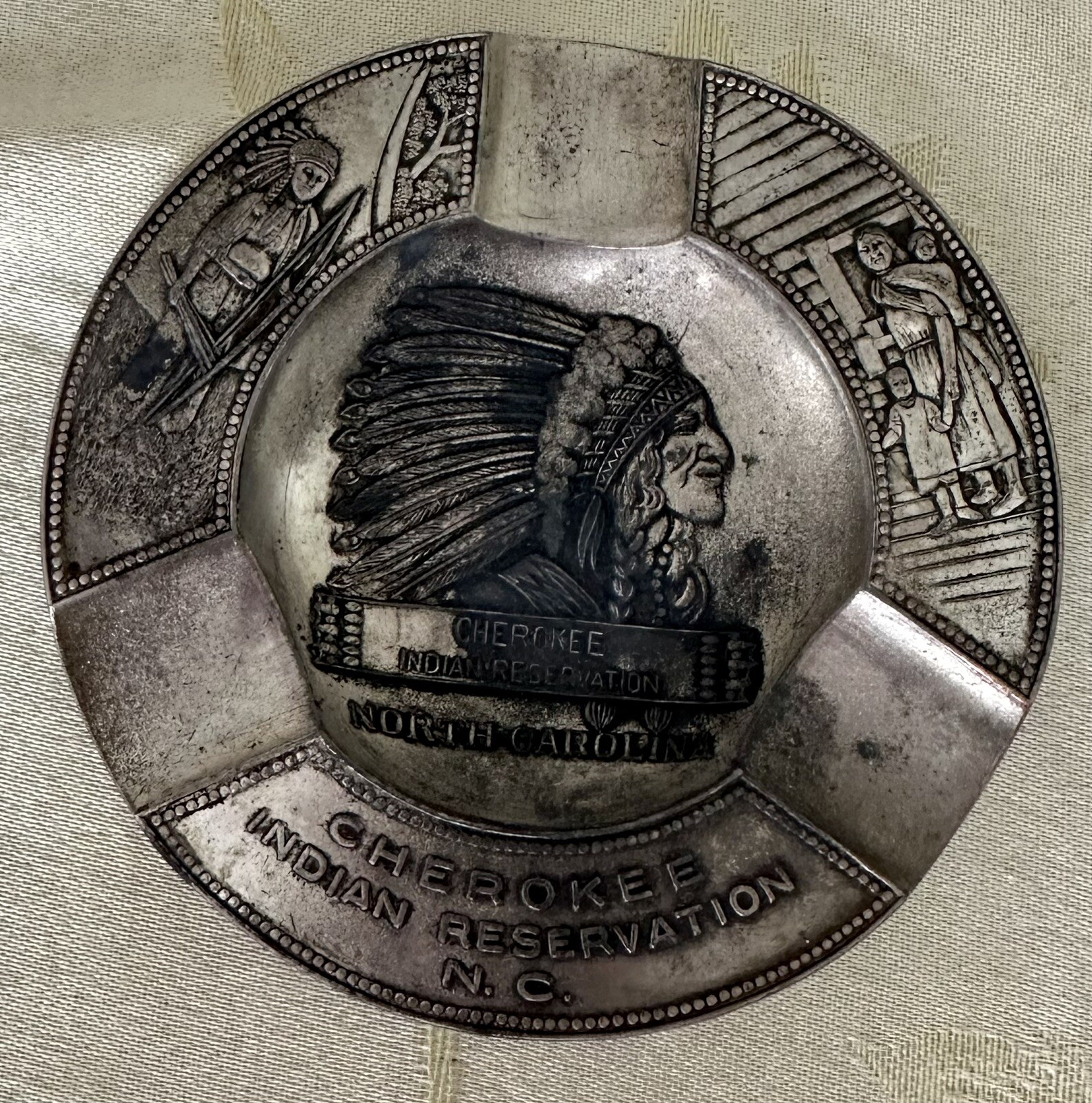 Vintage CHEROKEE  INDIAN RESERVATION N.C. SOUVENIR ASHTRAY