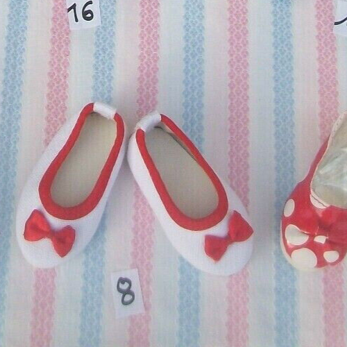 Chaussure de poupée en plastique unique, droite ou gauche - France