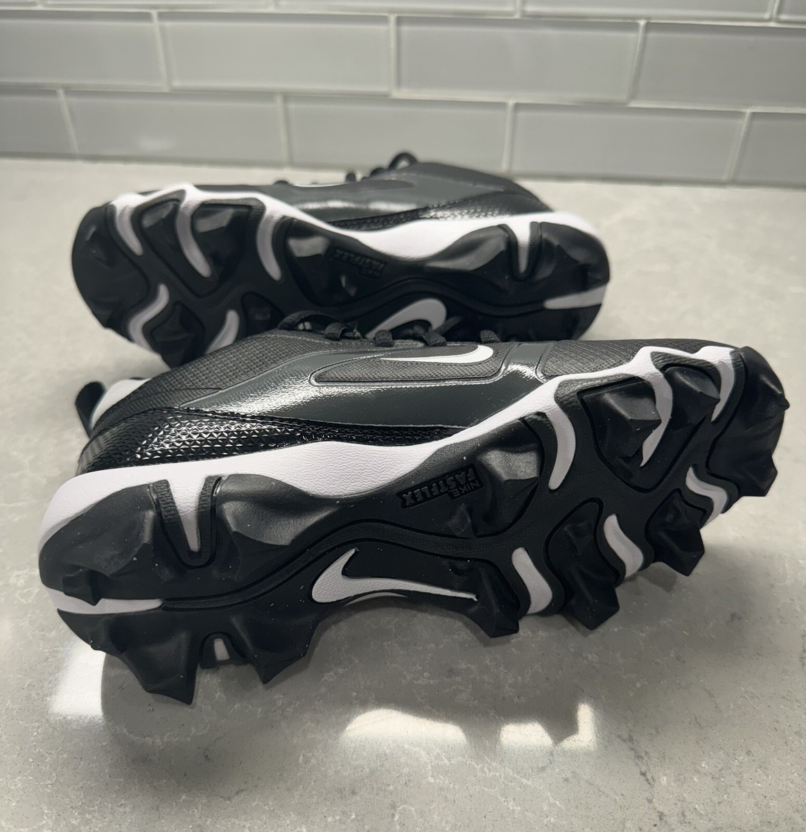 Nike Vapor Edge Shark 2 Little/Big Kids' Football Cleat (Black