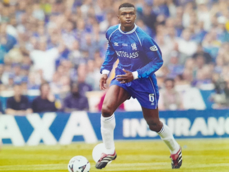 Photo MARCEL DESAILLY. CHELSEA. Photo presse sportive 29cm /21cm. - Photo 2/3