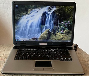 MEDION MD Akoya 96290 Intel T2130 2X1,86GHz 2GB RAM DVD-RW USB Webcam Cardreader