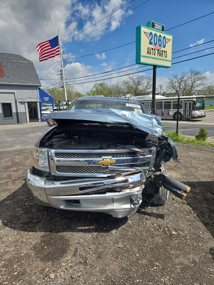 Brazo de control superior delantero derecho usado delantero se adapta a: Chevrolet Silverado 15 2013 Foto 3 de 4
