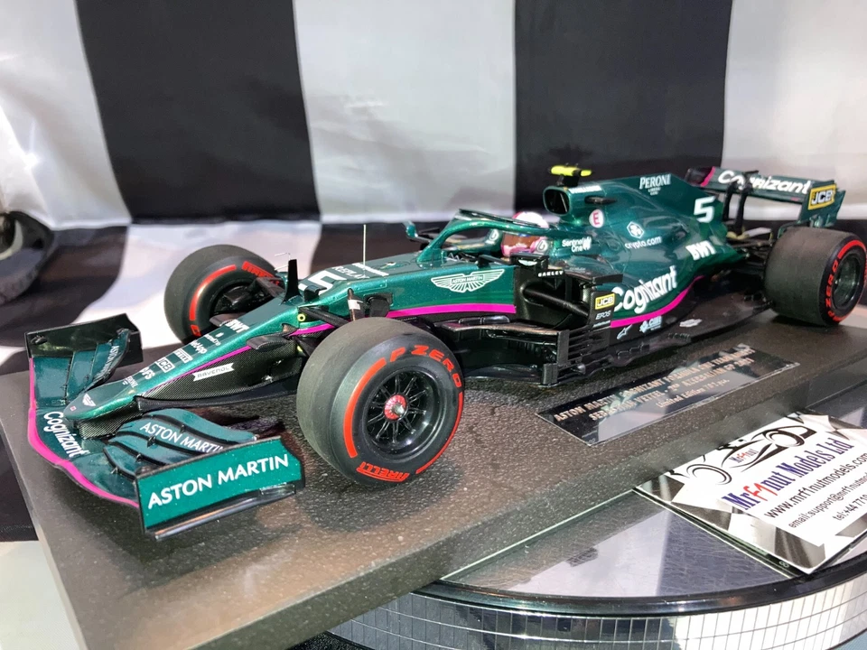 1:18 Minichamps 117210705 Sebastian Vettel Aston Martin 2nd Azerbaijan 2021 - Image 2 of 4