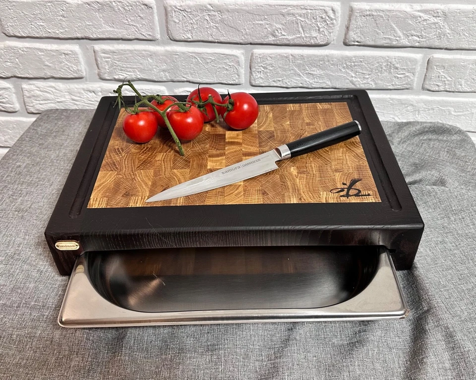 Tabla de cortar de extremo de roble con bandeja Foto 3 de 3