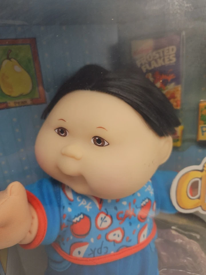 Parche de repollo 1998 niños 'diversión para alimentar al bebé' Cory 14 de febrero niño de San Valentín sellado  Foto 2 de 4