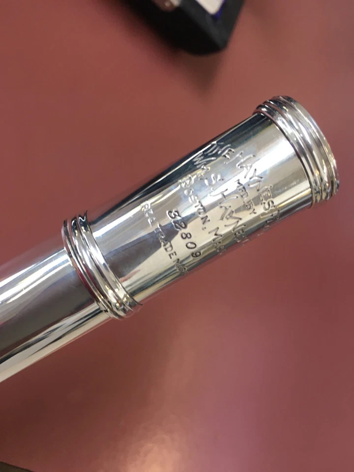 1963 vintage W.S. HAYNES FLAUTA PLATA MACIZA, HECHA A MANO, ALMOHADILLAS NUEVAS, ¡SÚPER! Foto 3 de 4