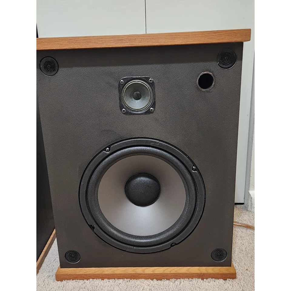 Altavoces de estantería KLH Research Ten Series CB-10 - 1 woofer Megaflux/1 reemplazado Foto 4 de 4