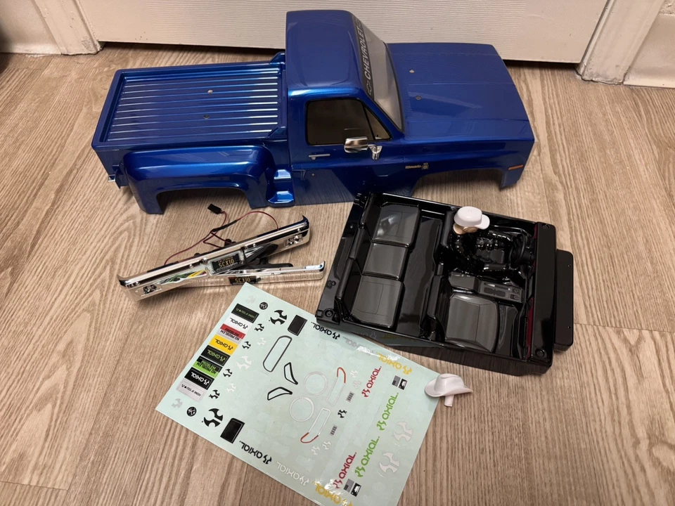 Axial SCX10 iii 1982 Chevy K-10 Body Blue W/lights Bumpers & Gladiator Interior - Image 2 of 4