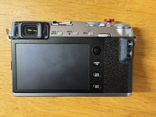 Fujifilm X-E3 24.3MP Mirrorless Digital Camera Silver/Black (Body Only) -95% New - Picture 4 of 8