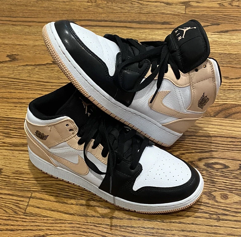 Jordan retro sales tennis shoes