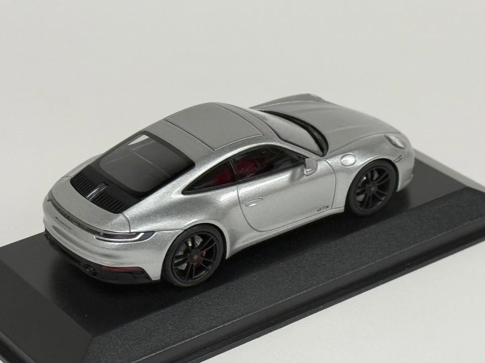 1/43 Minichamps Porsche 911 (991.2) GT3 de 2018 en plata 410 067422 BK153 Foto 3 de 4