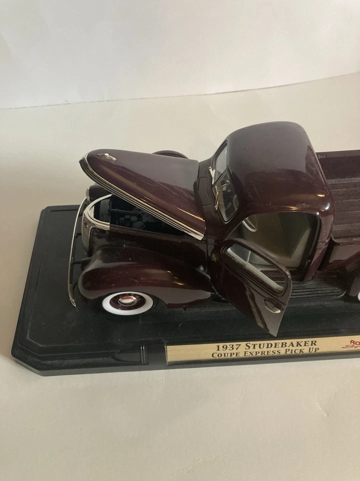 Camioneta pickup Studebaker 1937 cupé Express firma de carretera 1:18 - sin espejo retrovisor Foto 4 de 4
