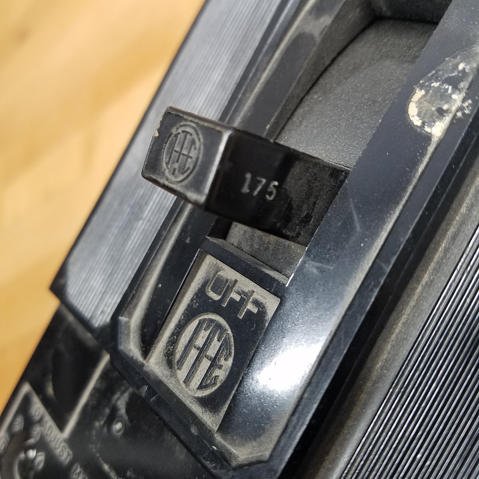 ITE Circuit Breaker, 3 Pole, 175A, Trip Adjustment USED eBay