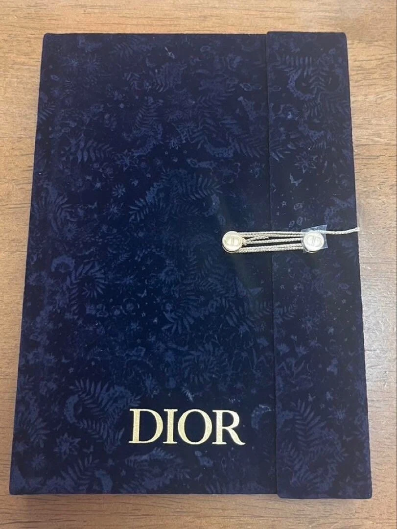 Manuel Christian Dior nouveauté carnet limité neuf Japon