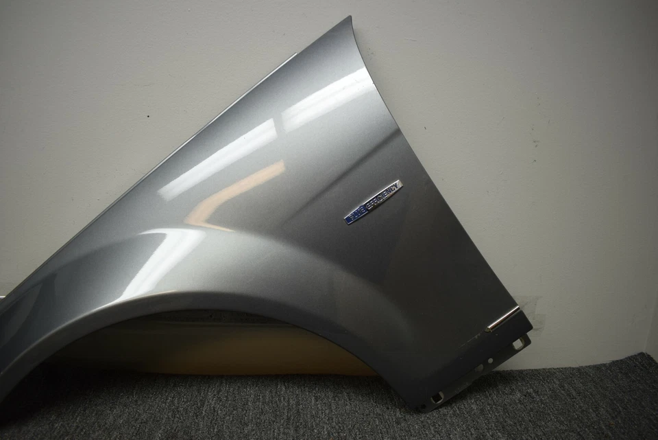 Guardabarros lado izquierdo Mercedes Benz C250 2012-2014 OEM de fábrica Foto 3 de 4