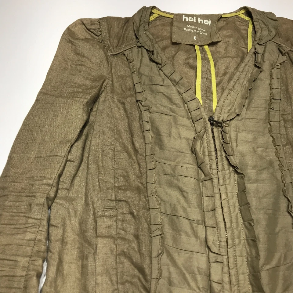 Chaqueta Hei Hei Pin Tuck para mujer talla 6 bronceada cuello en V cremallera completa con volantes cordón cintura Foto 3 de 4