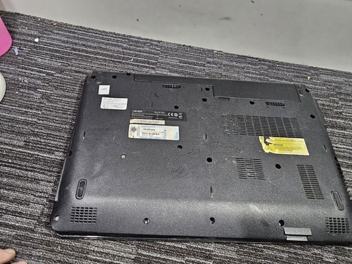 H1827 Advent Monza E1 Red Laptop No HDD, For Parts Or Not Working Wont Turn On - Afbeelding 12 van 12