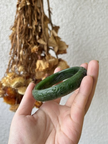 Brazalete tallado flor jade hetiano verde natural 53 mm, 和田碧玉雕花手镯 - Imagen 8 de 12