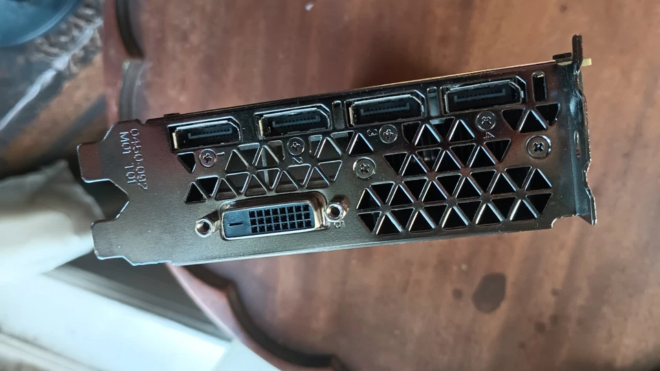 NVIDIA Quadro P5000 16GB GDDR5x Graphics Card - Image 4 of 4