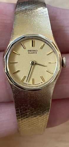 Vintage Seiko Ladies 1400-0089 Gold Tone Quartz Analog 19mm Watch New Battery