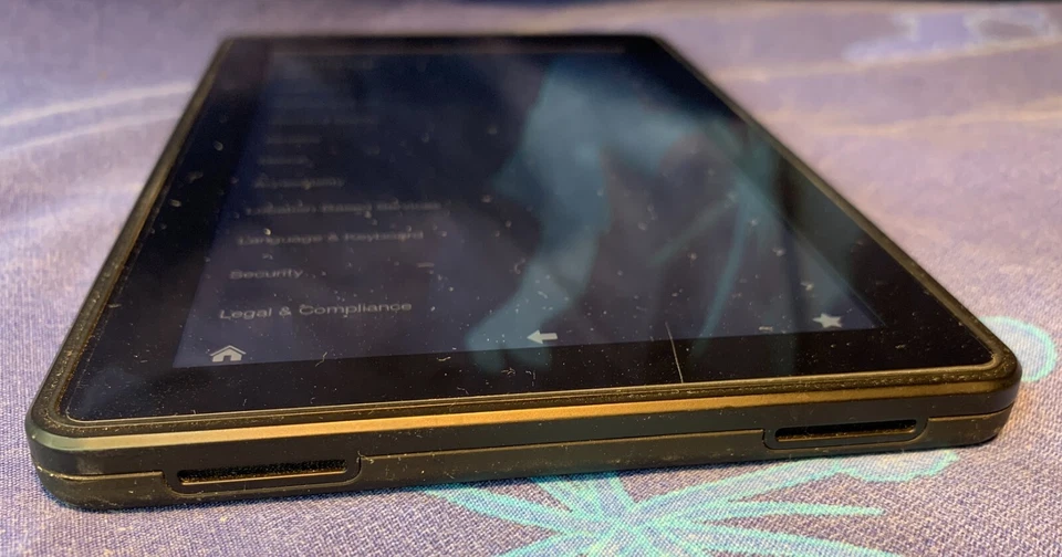 Amazon D01400 Kindle Fire (1st Generation) Android Tablet - FAULTY - Image 4 of 4