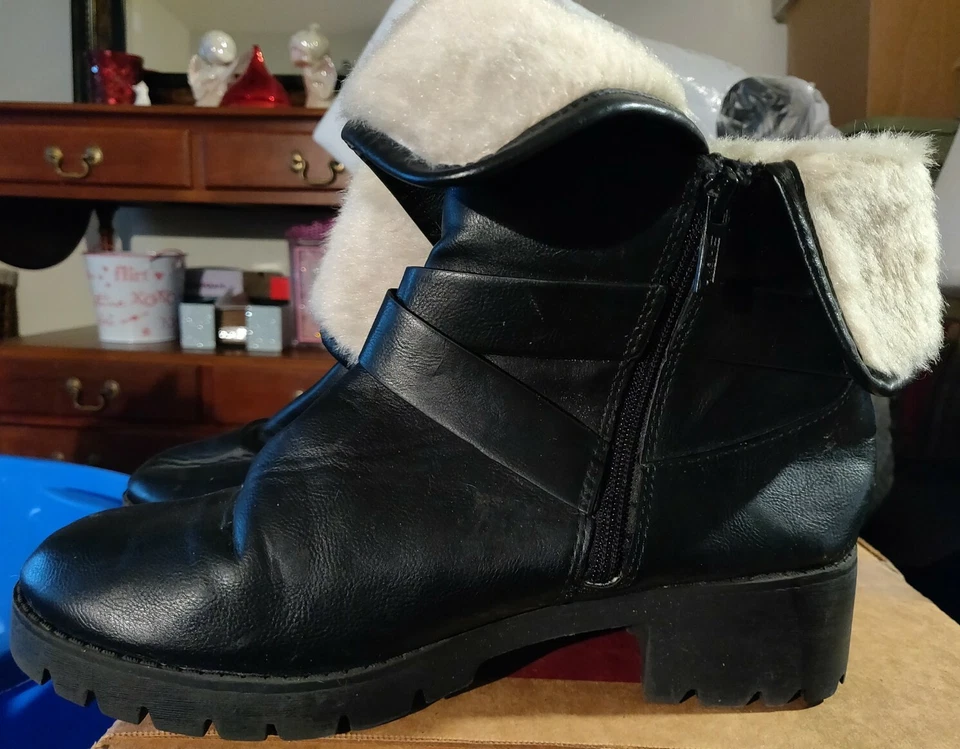 Shiekh Low Heel Faux Fur Ankle Vegan Leather Boot  Black 9 - Image 4 of 4
