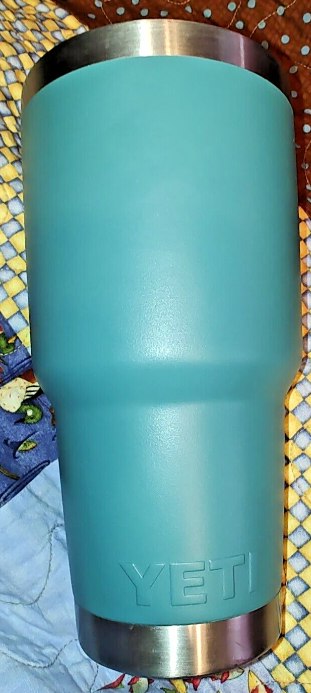 Yeti Rambler 30 oz Tumbler with MagSlider Lid in Northwoods Green