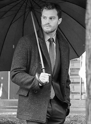 B&W PHOTO FIFTY SHADES DARKER JAMIE DORNAN FORMAT 20X27 CM