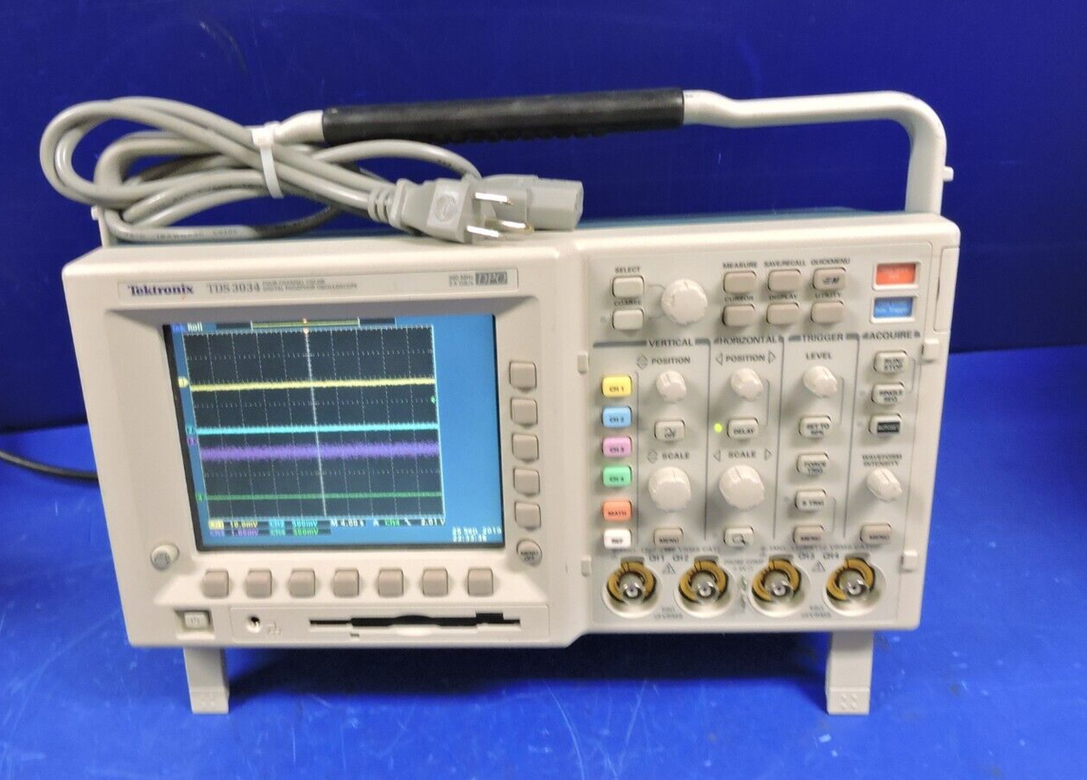 Tektronix TDS3034 Phosphor Oscilloscope 4-CH 300MHz 2.5GS/s Tektronix TDS3034 Phosphor Oscilloscope 4-CH 300MHz 2.5GS/s