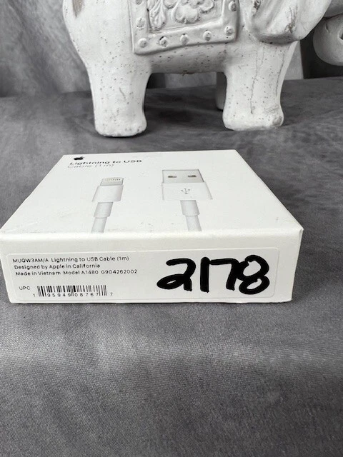 Apple MUQW3AM/A 3.3 Foot 1 Meter Lightning to USB Cable - White - Image 3 of 3