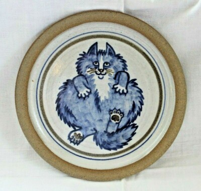 MJ Pottery Hand Crafted  Blue Fluffy Fat Cat , Brown Blue White Plate 2004