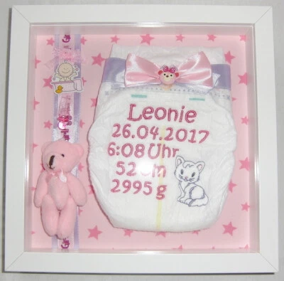 FUERSBABY bestickte Windel im Rahmen, Geschenk Geburt, Taufe mit Teddy riesengroße Auswahl