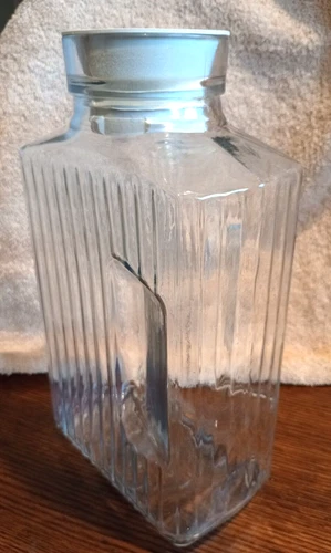 VTG Anchor Hocking Ribbed Glass Refrigerator 2 qt. pitcher w/rubber lid