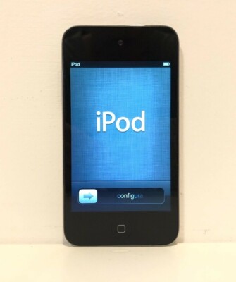 【お得!!32GB】iPod touch 第4世代 Apple iPod Touch 4th Generation, 8GB, 16GB, 32GB - Black or White