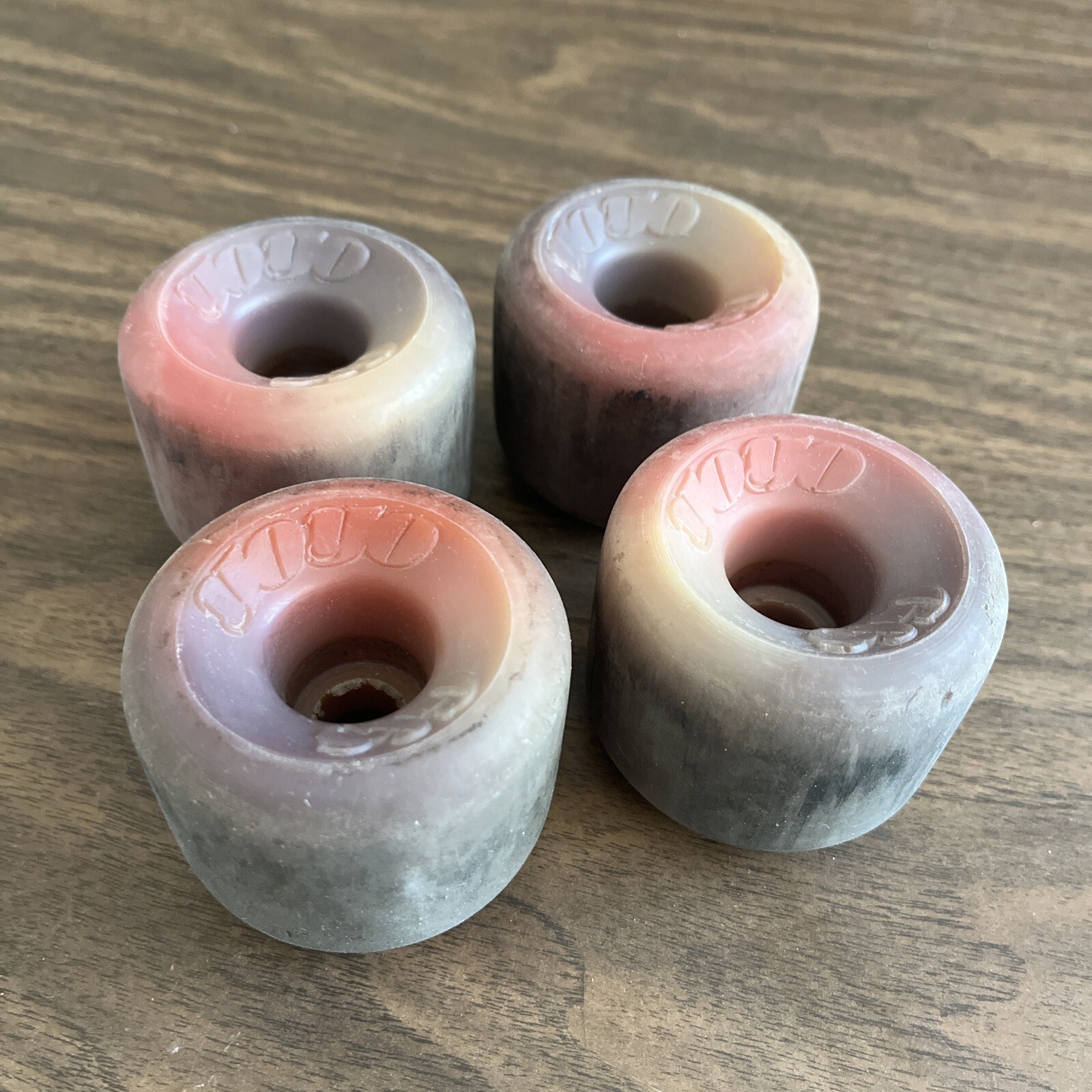 Vintage 197980 GORDON & SMITH 2 Tone YOYO Skateboard Wheels Conical