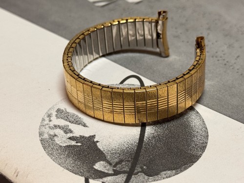 Reloj Accutron 214 Spaceview Bulova banda elástica chapado en oro años 60 Old Stock - Imagen 4 de 15