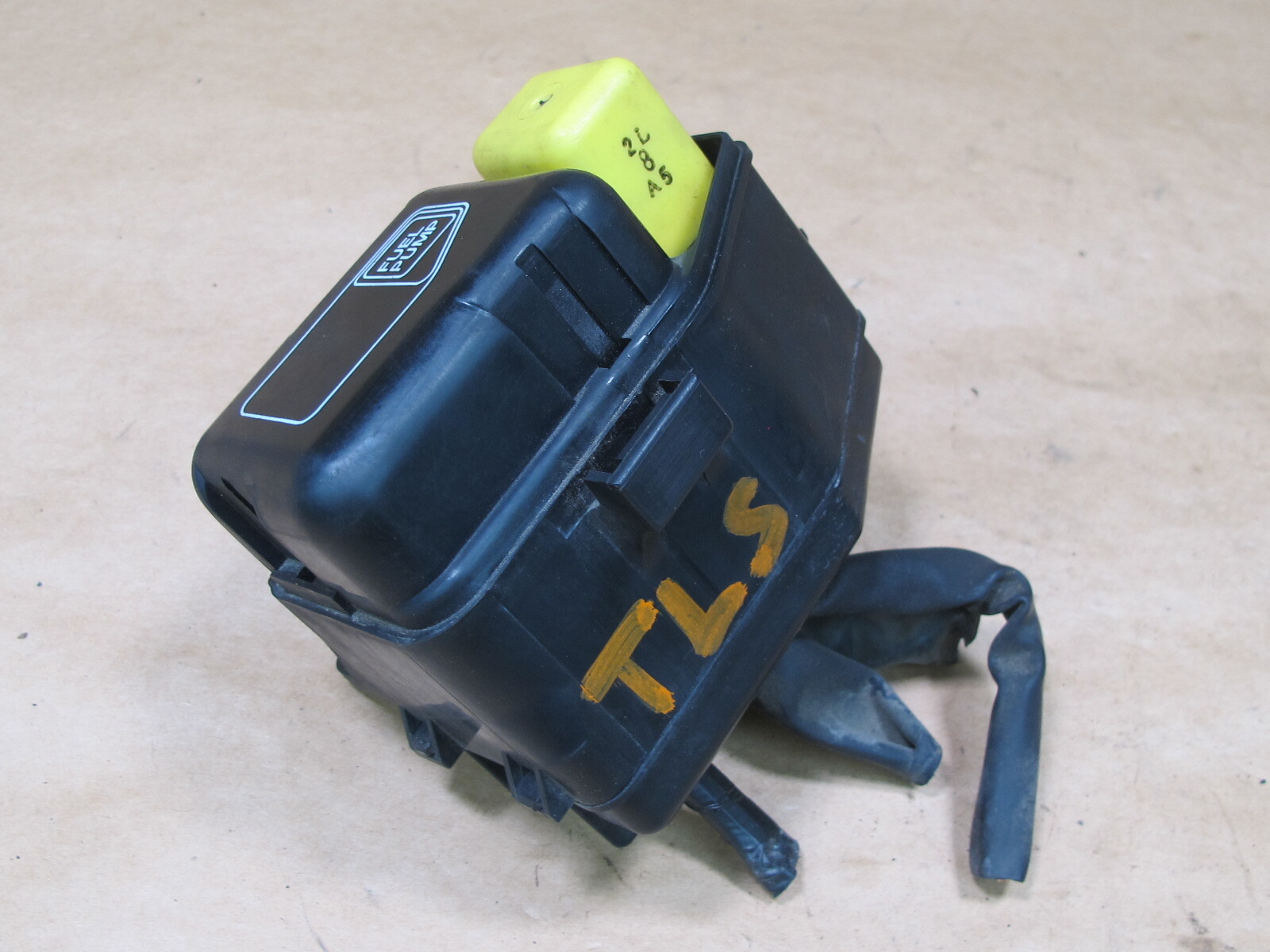 🥇9094 LEXUS UCF10 LS400 FUEL PUMP SMALL FUSE RELAY BOX MODULE OEM eBay