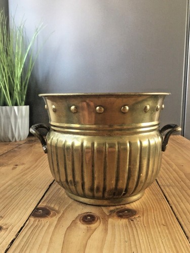 VINTAGE REEDED BRASS FAUX STUDDED PLANTER FLOWER PLANT POT BOHO 60'S 70S ANTIQUE - Picture 7 of 12