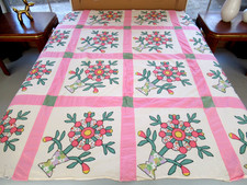 OUTSTANDING Vintage Feed Sack Hand Sewn SETH THOMAS ROSE Applique Quilt TOP