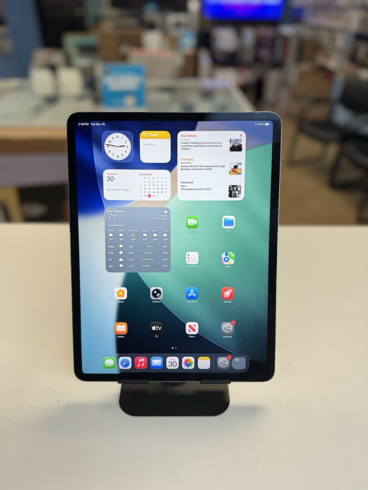 Apple iPad Air 13" M2 2024 WiFi + Cellular A2899 256GB Space Gray/ Unlocked