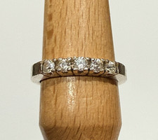 VINTAGE 925 Sterling Silver  CZ Anniversary Style Band size 5.5