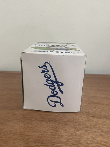 Los Angeles Dodgers Hello Kitty 2014 Bobblehead Collectible Figure - Picture 5 of 7