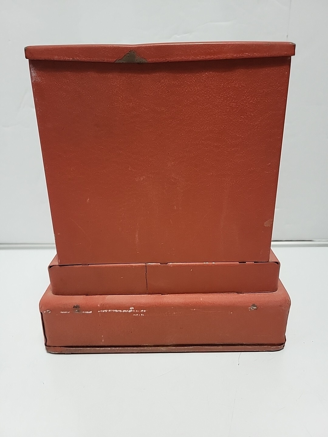 как выглядит Vintage Happi Time Metal Tin Red Toy Cash Register Works Nice Condition фото