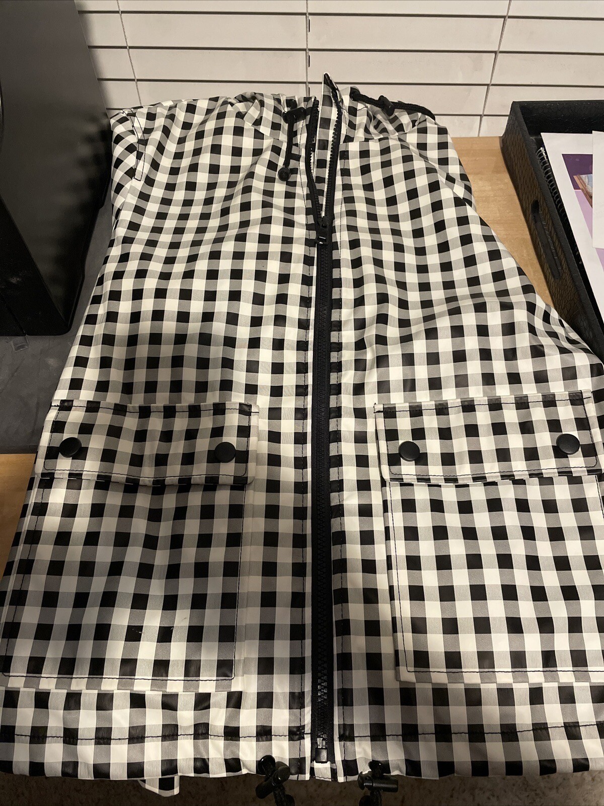 Coffee Shop New York Black Checked Rain Coat Size L Gem