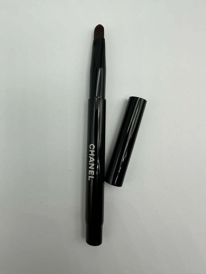 Новая щетка для губ CHANEL PINCEAU LEVRES с крышкой (снят с производства) - Изображение 3 из 4