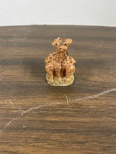 Vintage United Design Stone Critter Littles Mini Giraffe Couple SCL346
