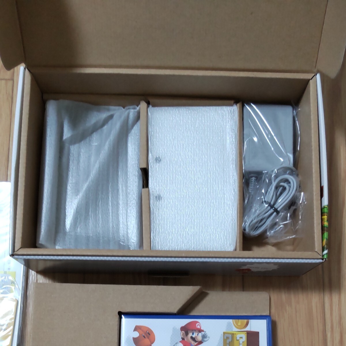 Nintendo 3DS Super Mario 3D Land Pack Ice White Game Console