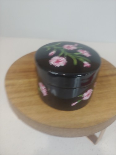 Tiffany & Co. Covered Trinket Box in Mrs. Delany's Flowers by Sybil Connolly - Picture 4 of 11