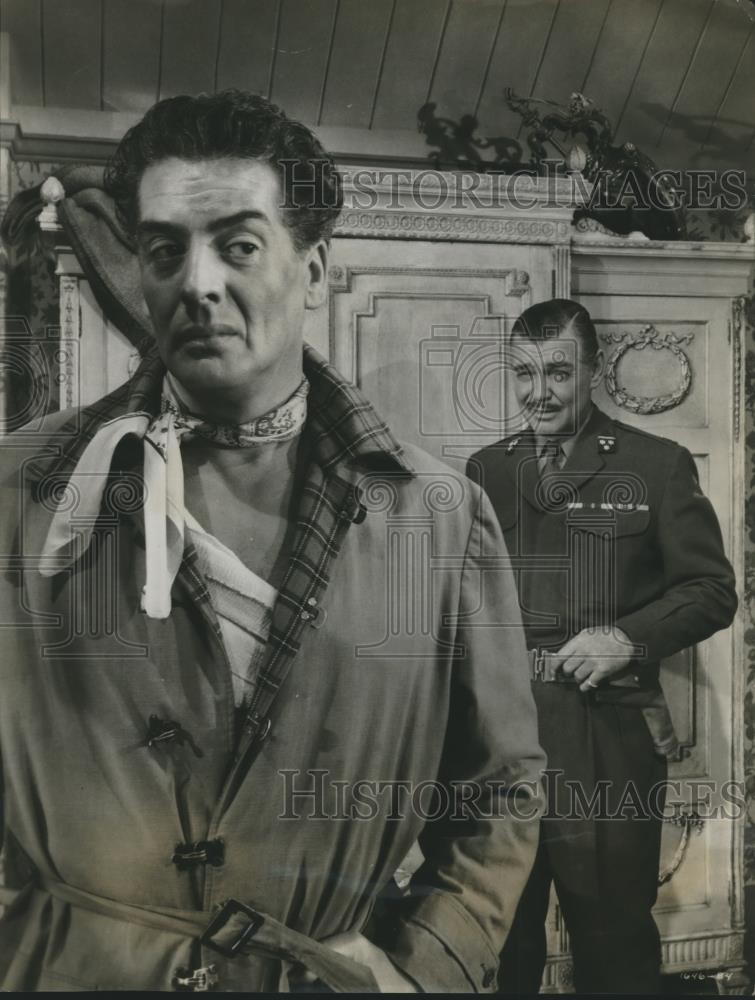 1954 Press Photo Victor Mature and Clark Gable in 
